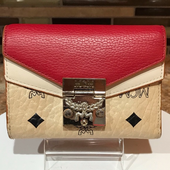 MCM Visettos Signature Leather Wallet πβ€οΈπ₯ - Picture 1 of 17